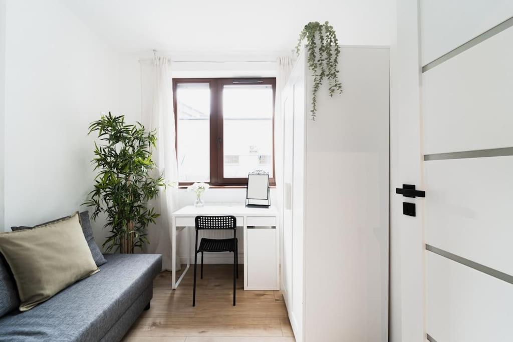City Center - 3 Rooms - New Building - Private Parking Place - Garage Wrocław Eksteriør bilde
