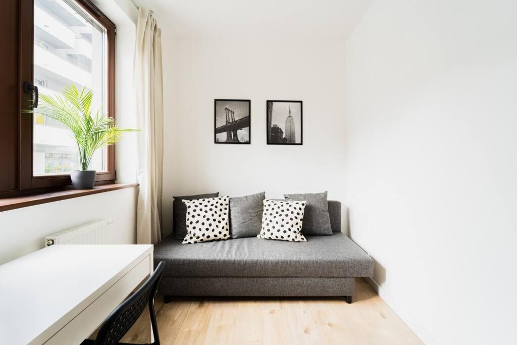 City Center - 3 Rooms - New Building - Private Parking Place - Garage Wrocław Eksteriør bilde