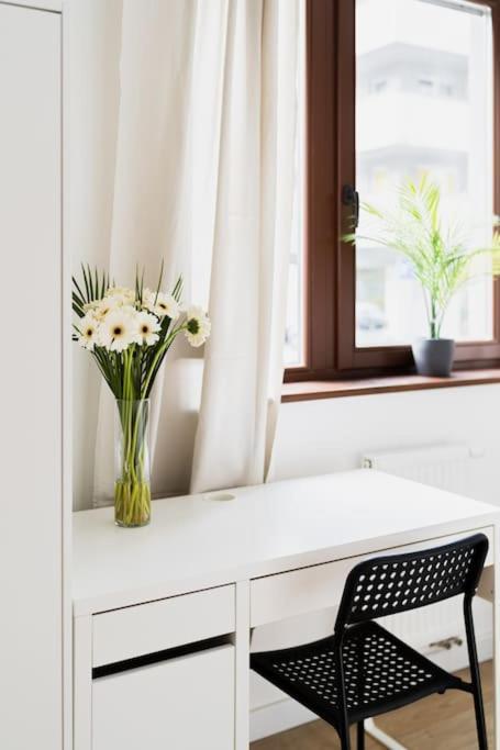 City Center - 3 Rooms - New Building - Private Parking Place - Garage Wrocław Eksteriør bilde
