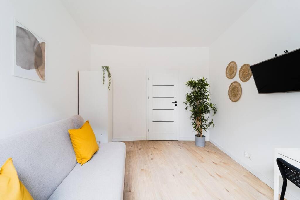 City Center - 3 Rooms - New Building - Private Parking Place - Garage Wrocław Eksteriør bilde